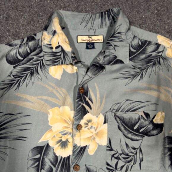 Tommy Bahama 100% Silk Aloha Hawaiian Floral Palm Button Shirt Large - Picture 1 of 5